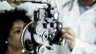 Brasileiros têm piora em saúde dos olhos em meio à pandemia